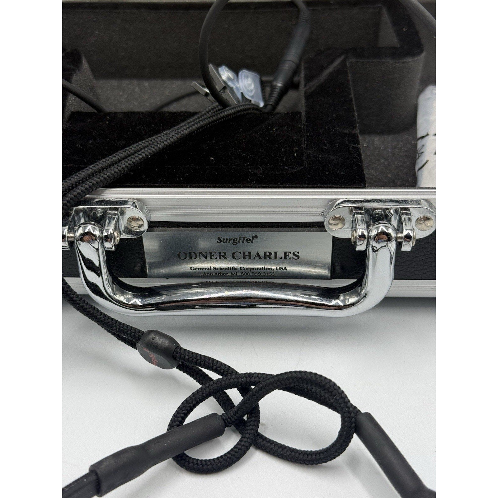 SurgiTel Dental Loupes With LED Light comes with travel case accessories