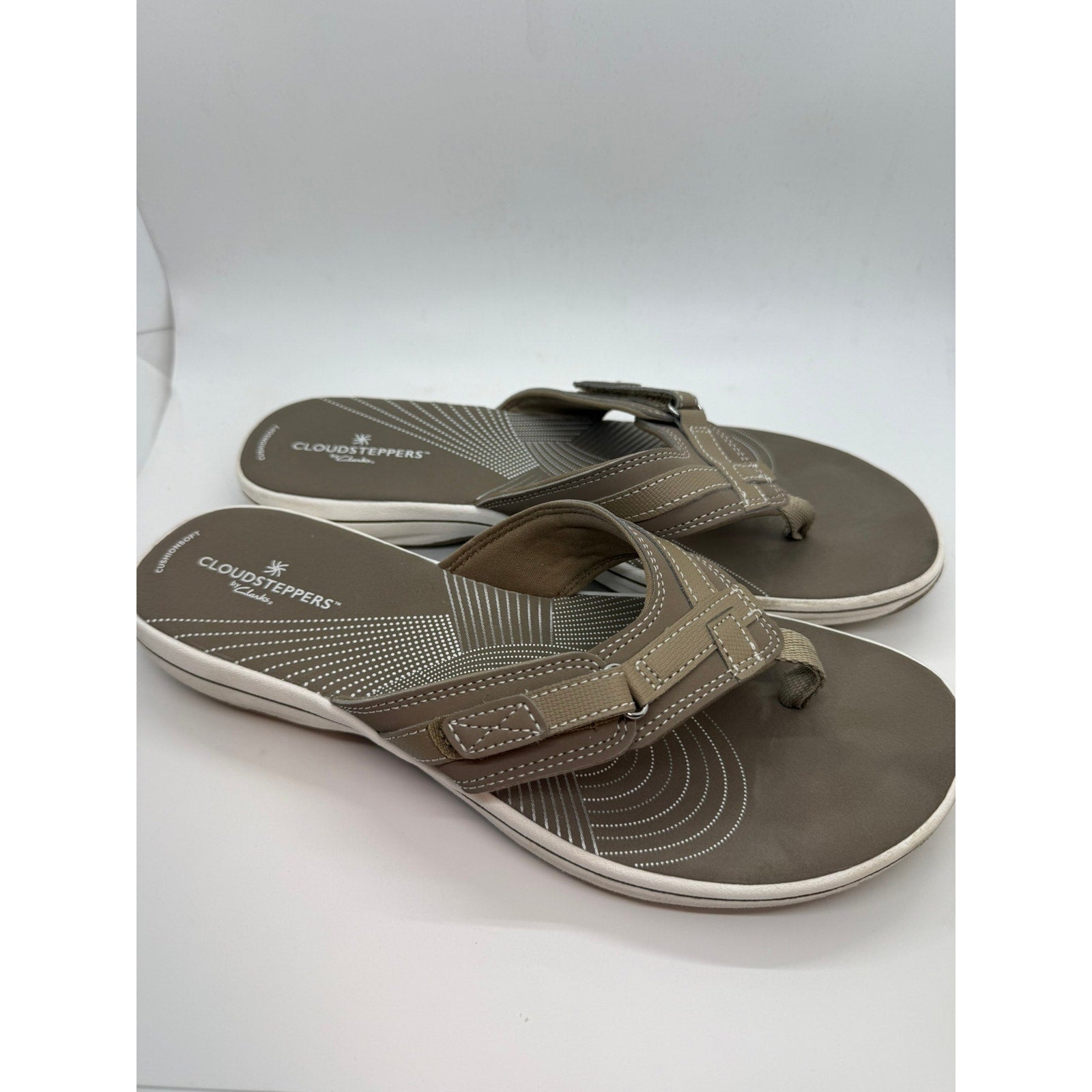 Clarks Breeze Sea Taupe Comfort Thong Sandals Women's US 10 Taupe Slip On