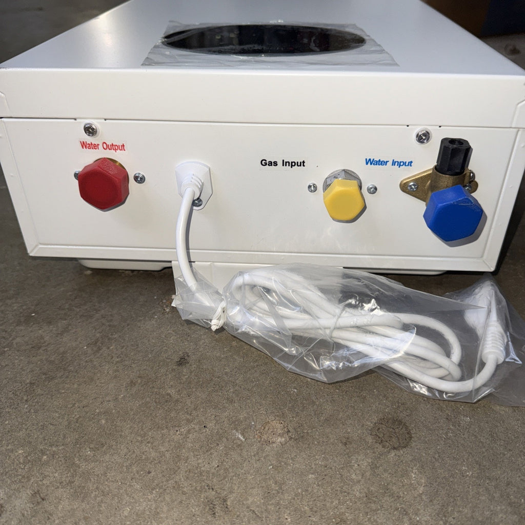 CAMPLUX Tankless Water Heater Electric 6kW at 240 Volts