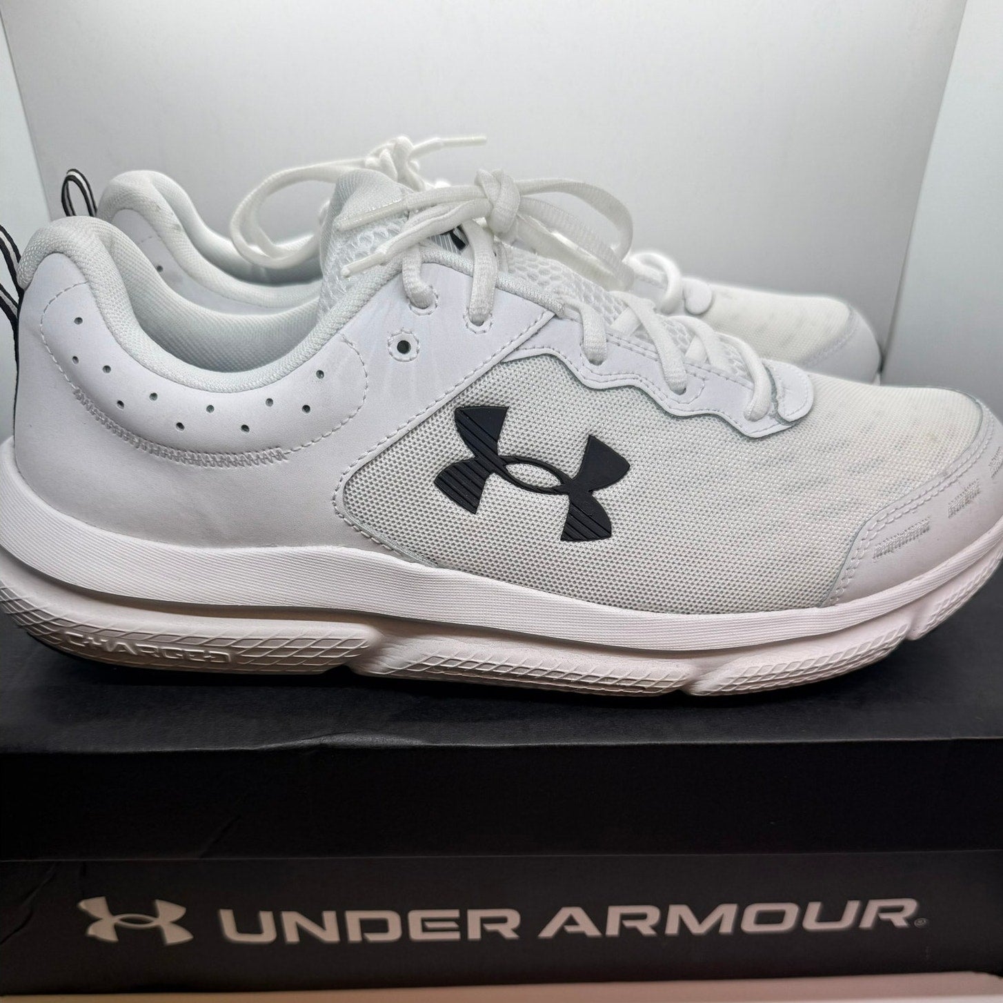 Under Armour UA Charged Assert 10 Sneaker Men's US 14 White Lace-Up 3026175-104