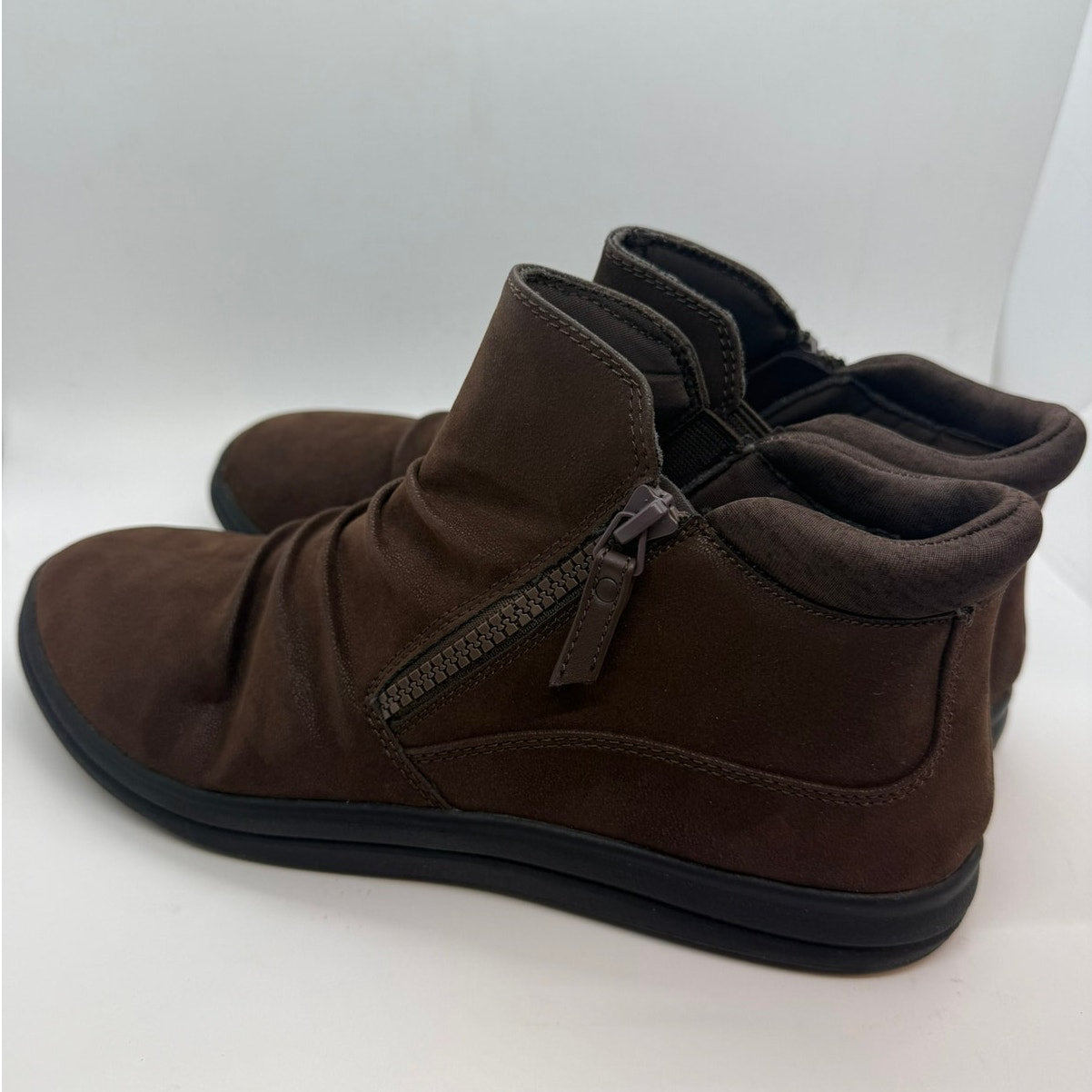 Clarks Breeze Range Ruched Ankle Booties Women's US 9 Dark Brown Side Zip