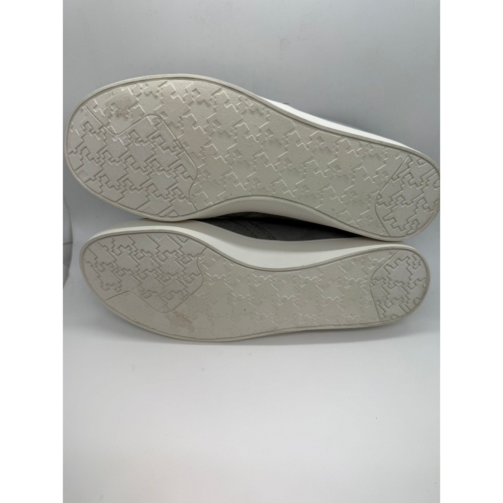 Dr. Scholl's Madison Slip On Sneaker Women's US 8W Gray Perforated Upper