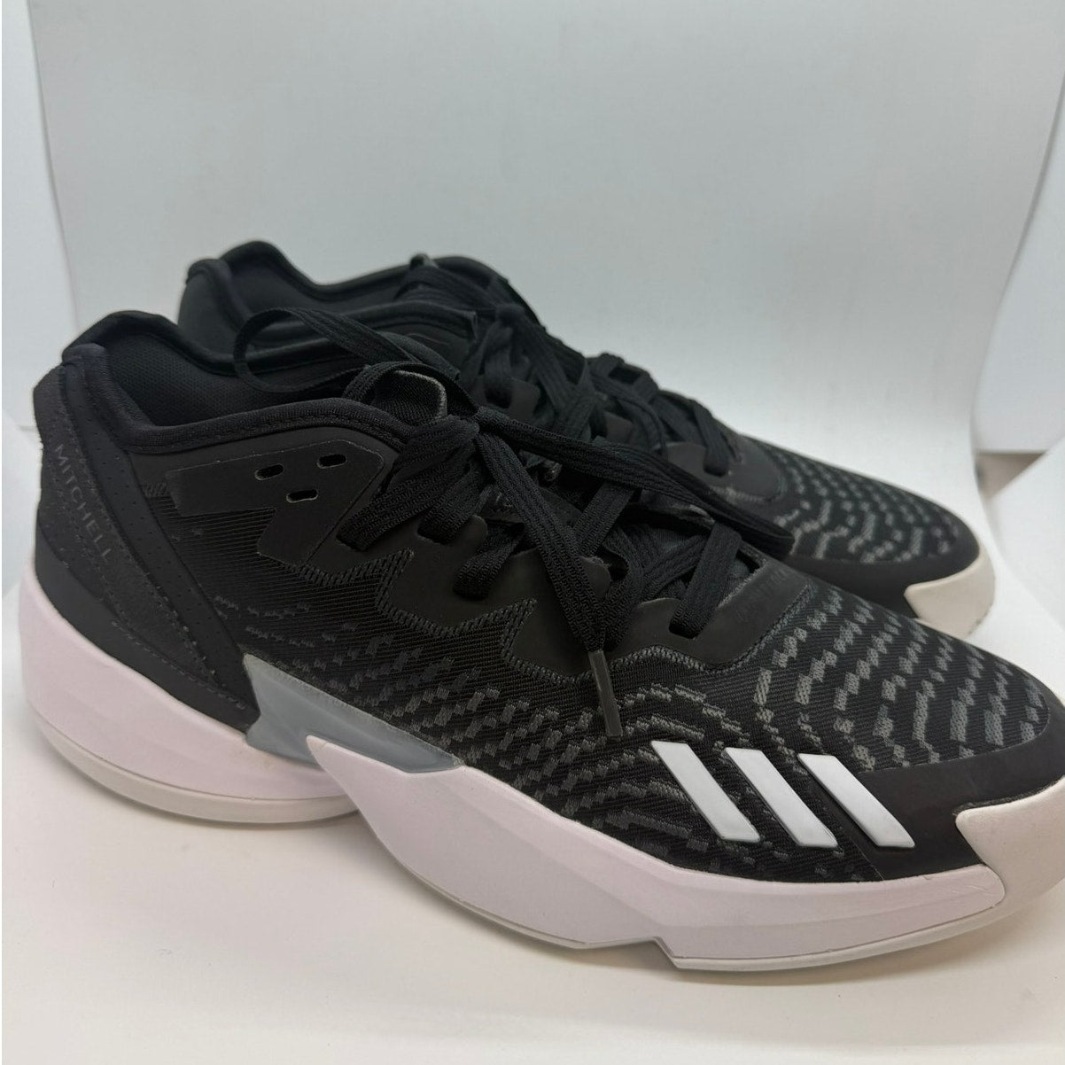 Adidas D.O.N. Issue #4 Running Sneaker Mens US 9 1/2 Black Carbon Lace-Up GY6505