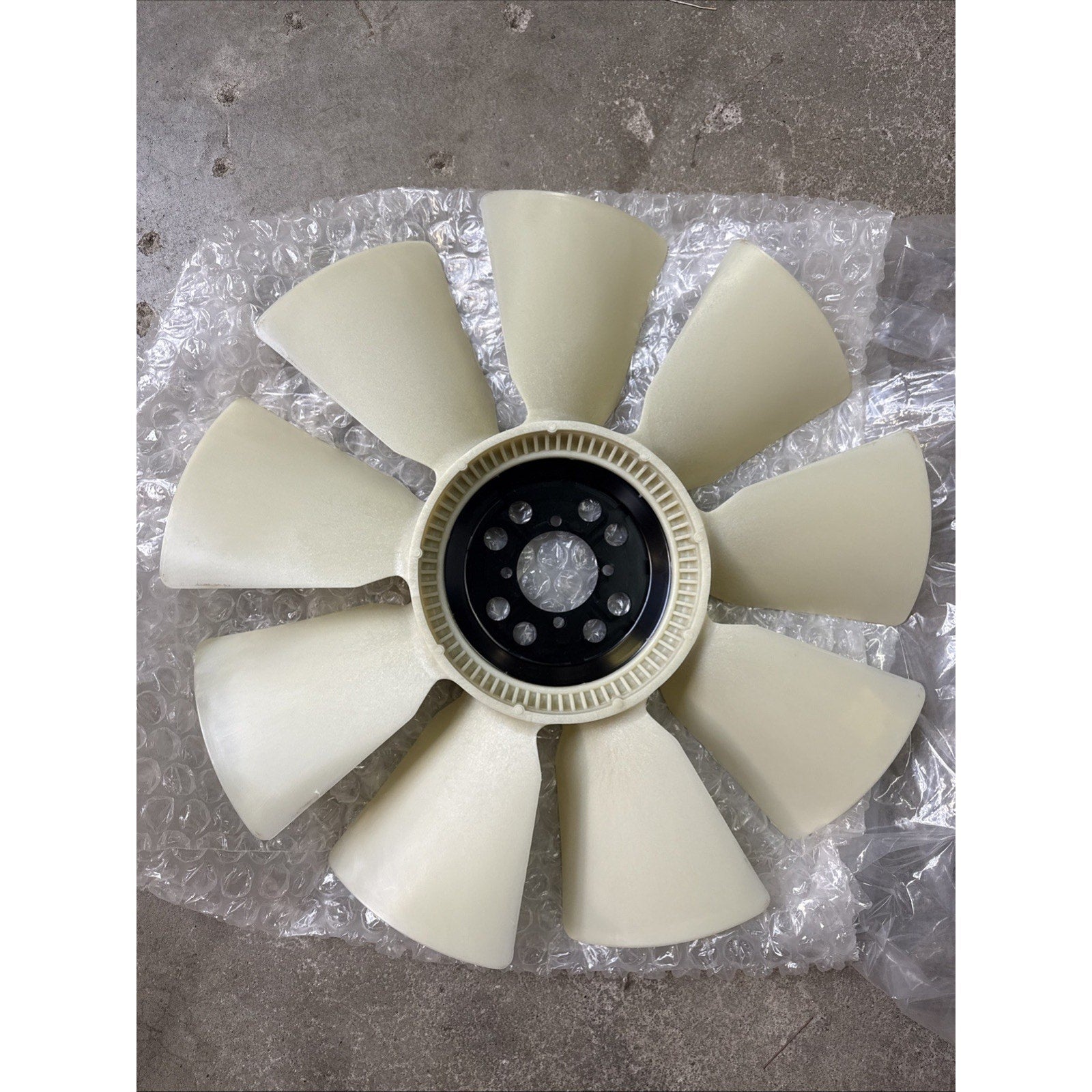 Marketplace Auto Parts Engine Cooling Radiator Fan Blade For 99-03 Ford F250 V8