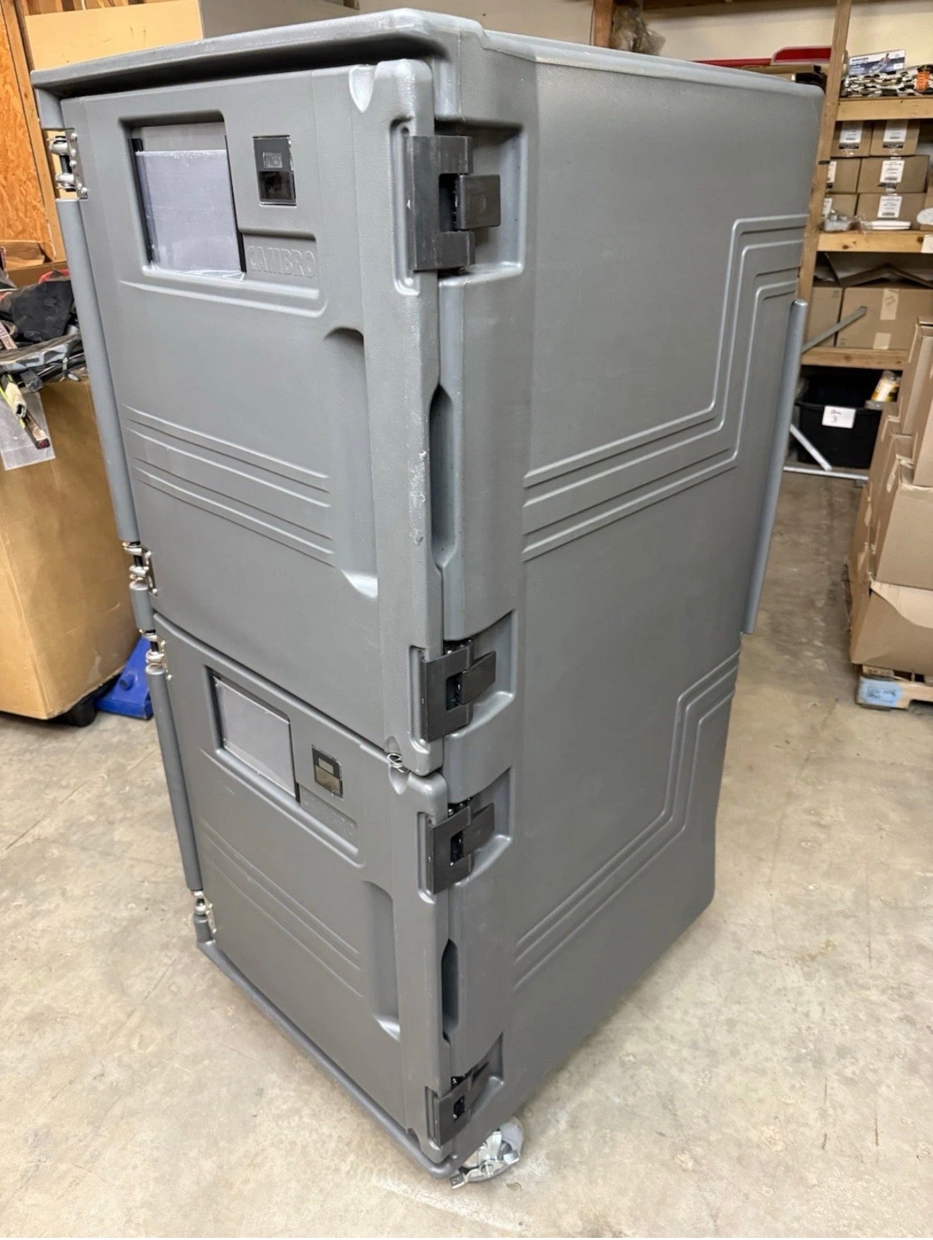 Cambro PCUHC615 Pro Cart Ultra™ 110V Tall, Hot Top/Cold Bottom Free Shipping