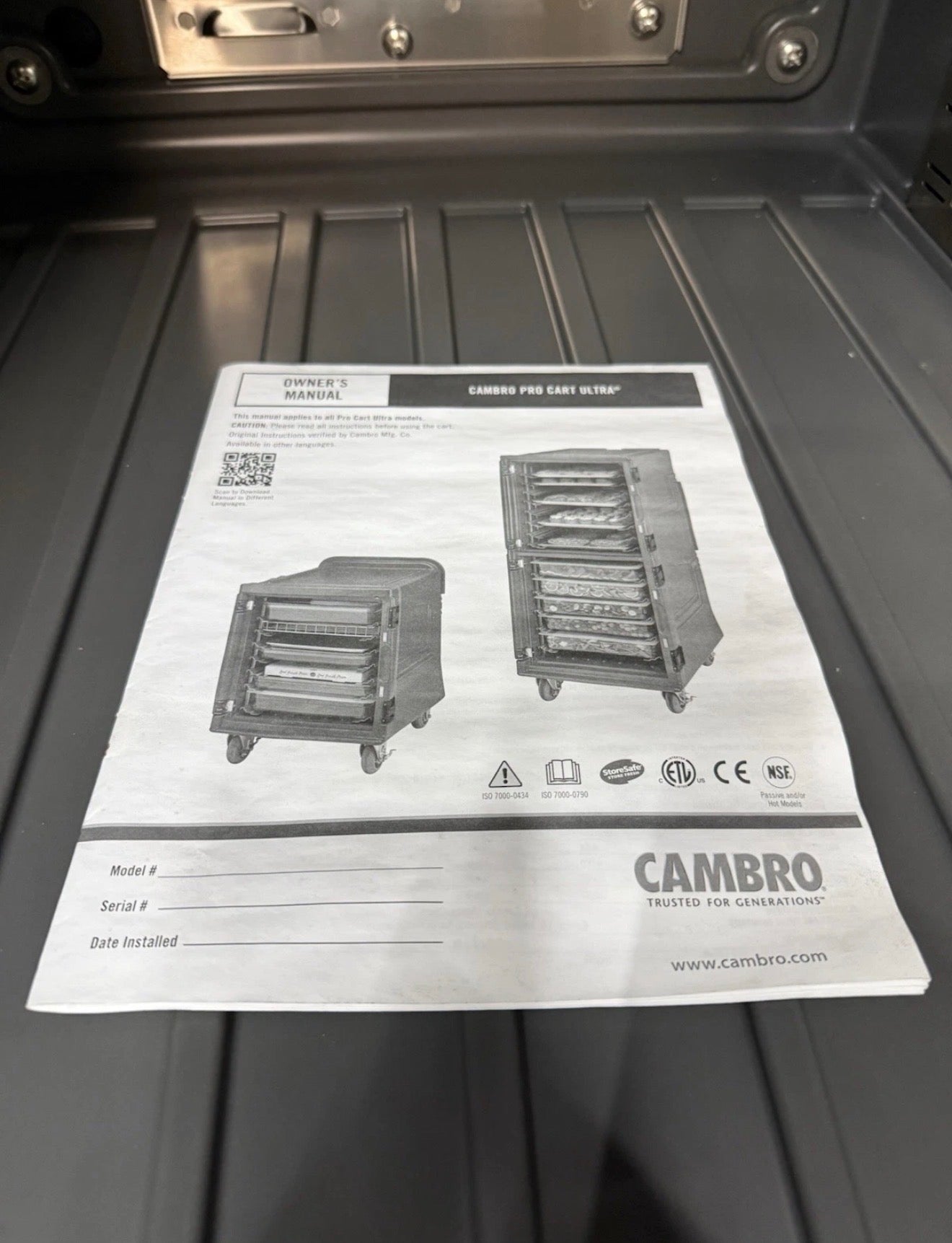 Cambro PCUHC615 Pro Cart Ultra™ 110V Tall, Hot Top/Cold Bottom Free Shipping
