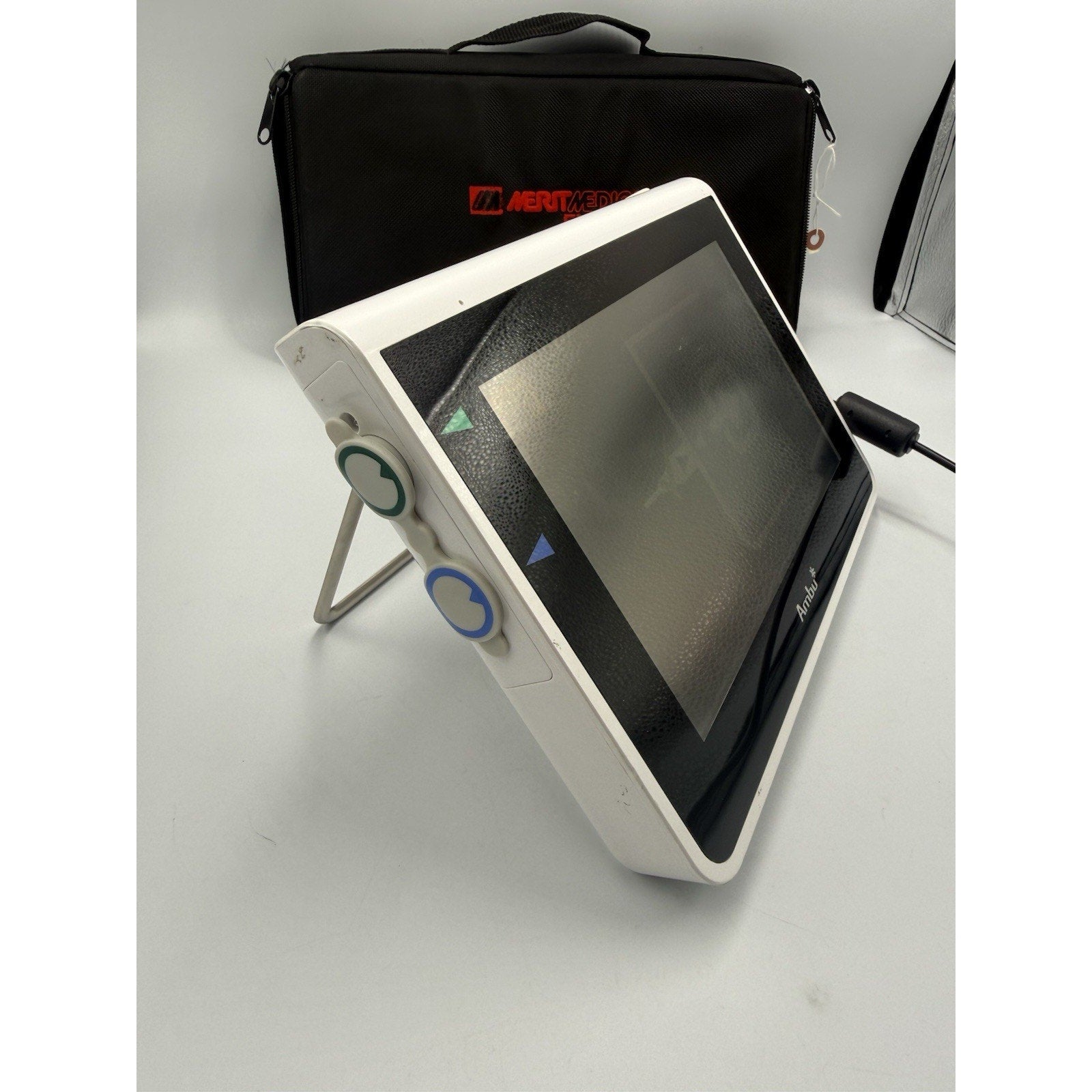 Ambu Aview Monitor 405002000 w/ Power Supply (Tested) Travel Case & Cord