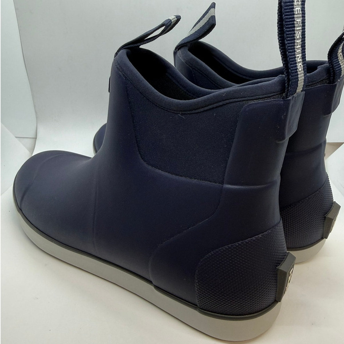 HUK Rogue High Wave Deck Boots Men's US 10 Navy Non Slip Round Toe Pull-On