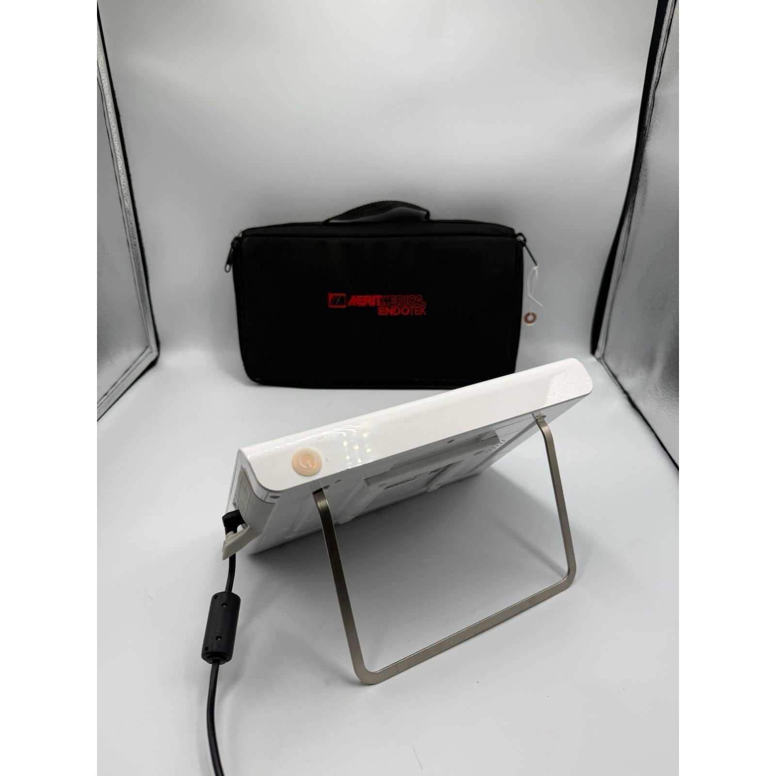 Ambu Aview Monitor 405002000 w/ Power Supply (Tested) Travel Case & Cord