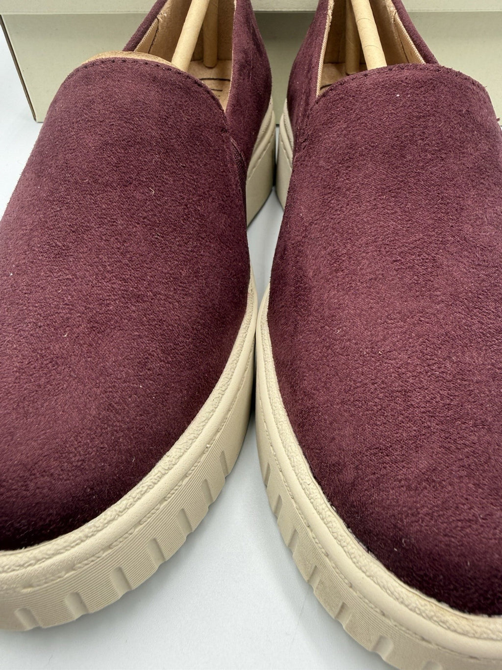 LifeStride Grandeur Slip-On Wedge Sneaker Berry Wine Women's US 5.5M