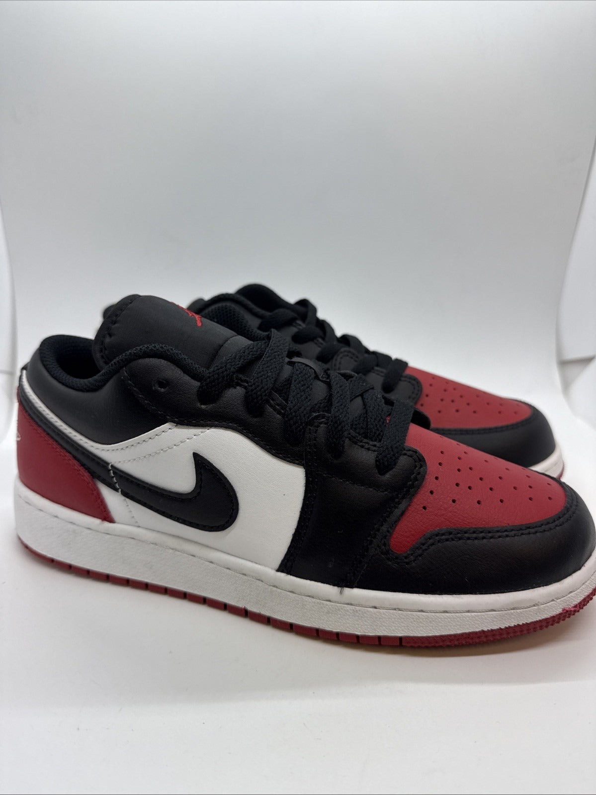 Nike Air Jordan 1 Low Grade School White/Black-Varsity Size 6.5